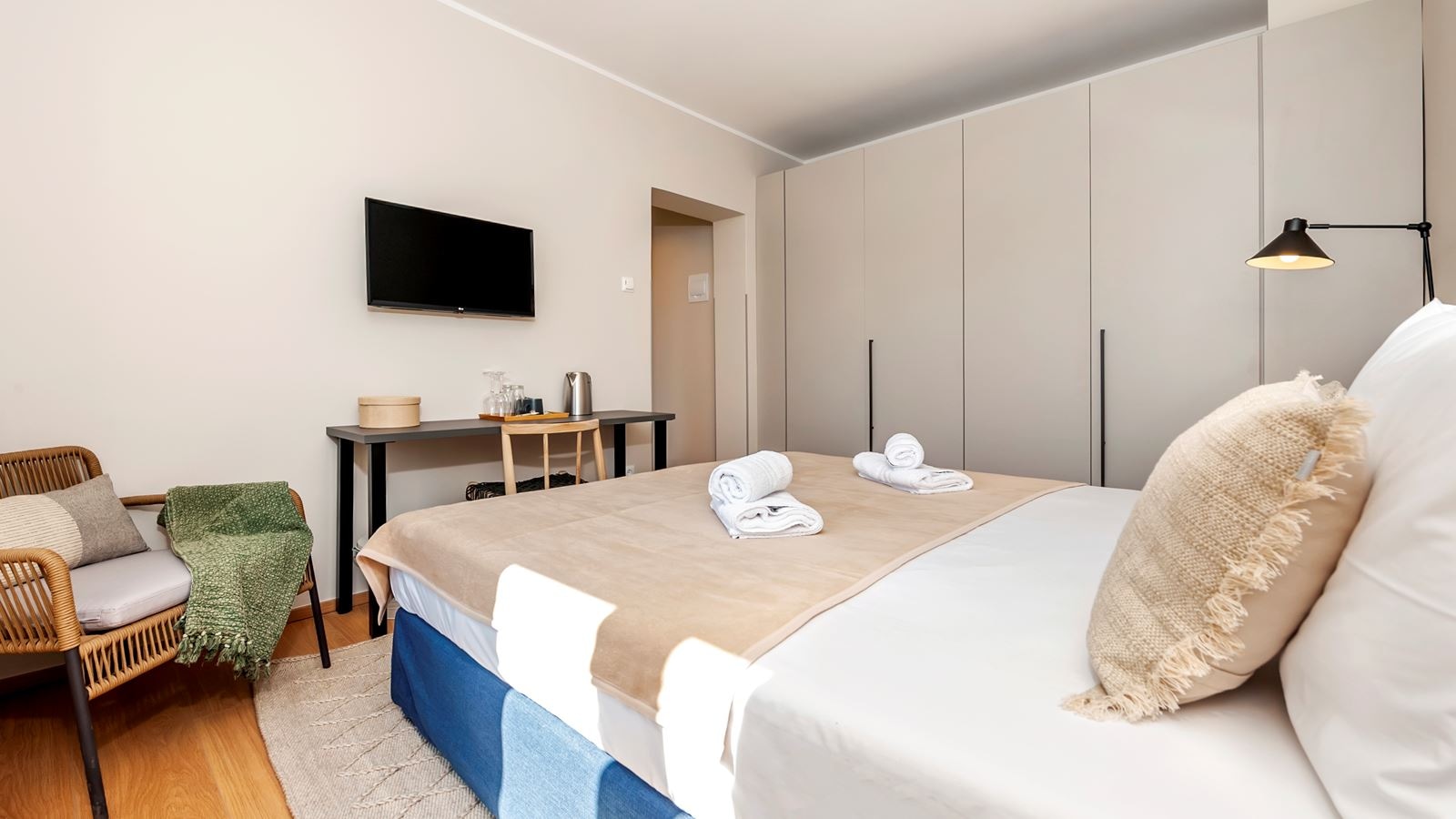 rooms-double-with-balcony