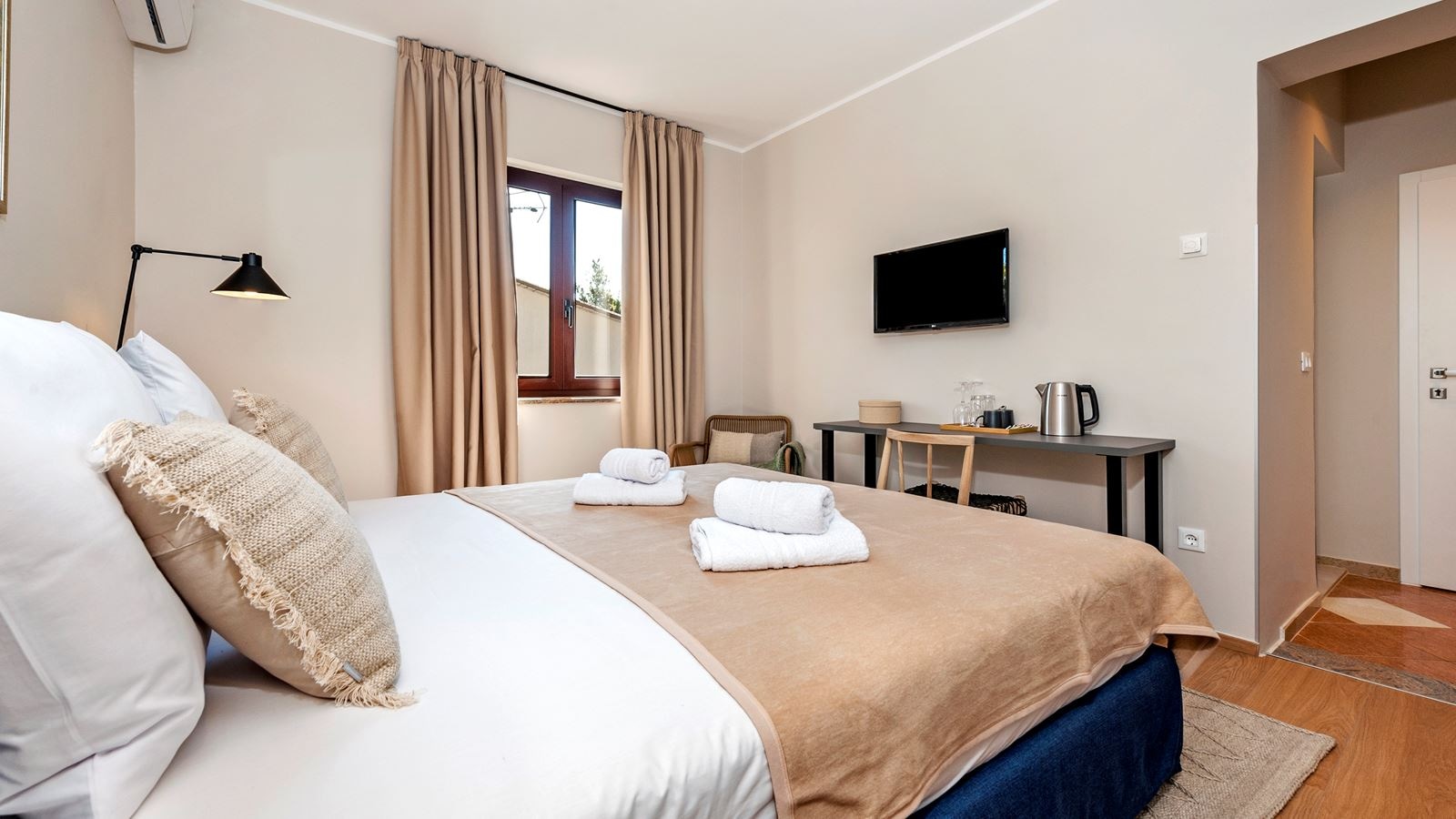 rooms-double-with-balcony