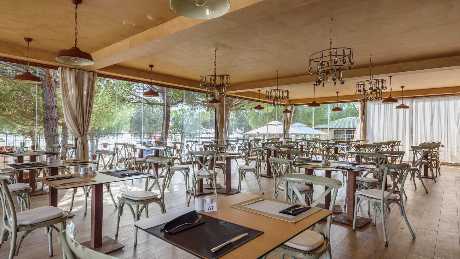 restaurants-restaurants