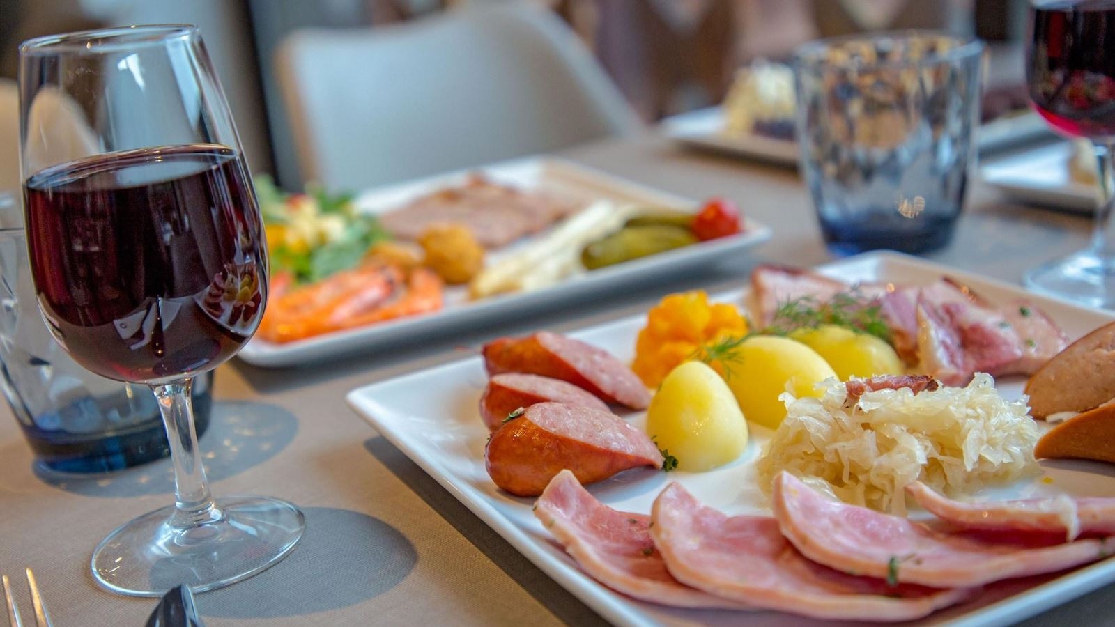 restaurants-restaurants