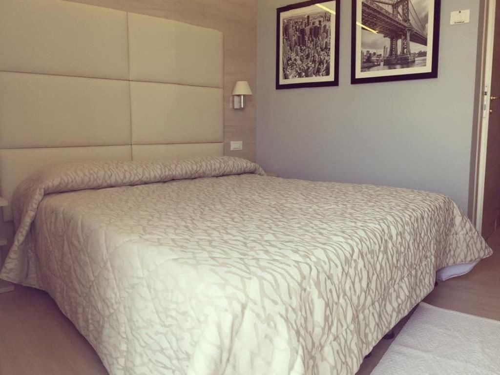 rooms-standard-room-side-sea-view