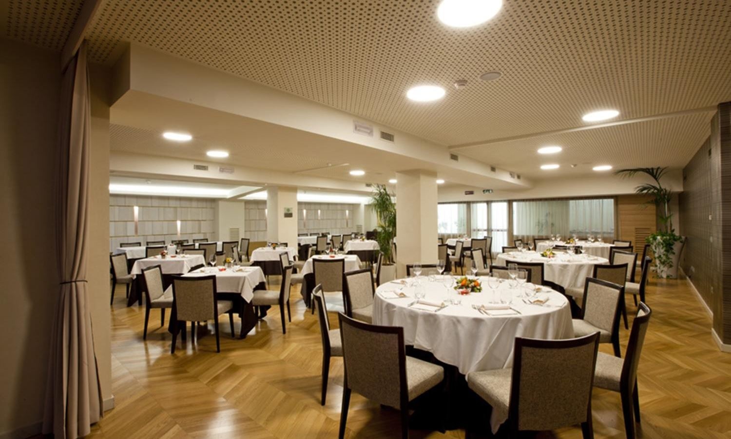 restaurants-restaurants