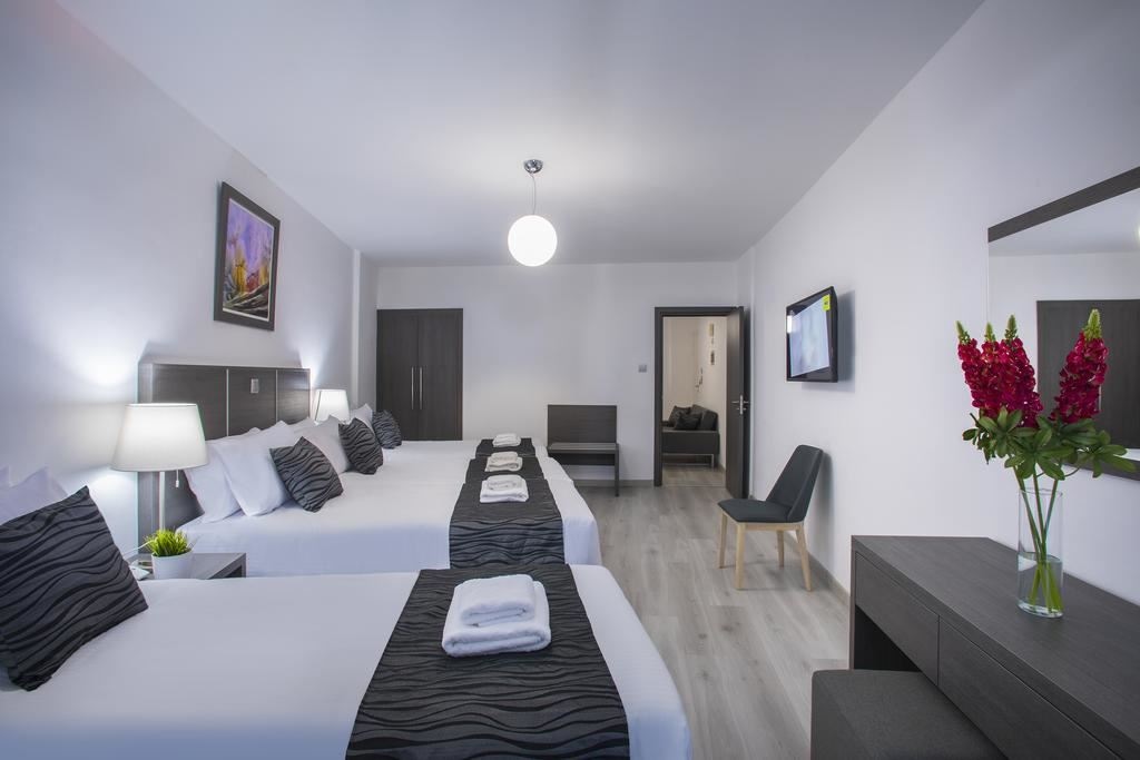 rooms-3-bedroom-superior-apartment