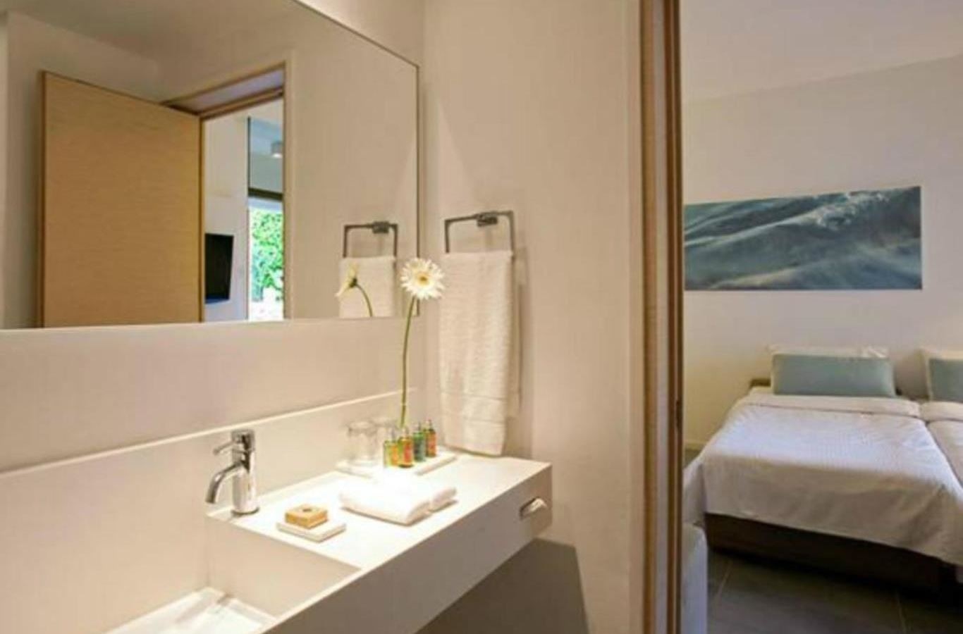 rooms-quad-standard-room-garden-view-balcony-or-terrace