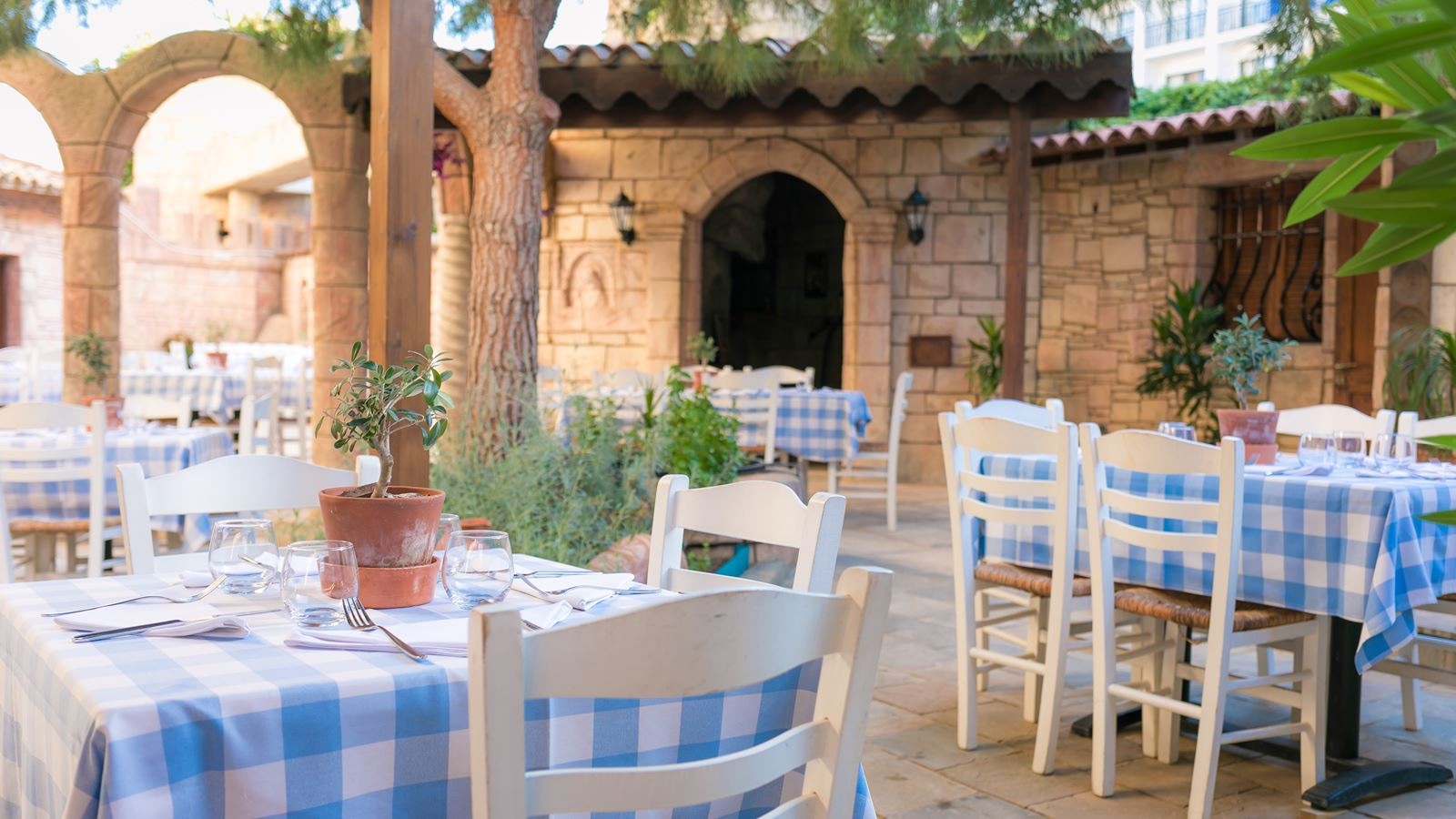 restaurants-restaurants