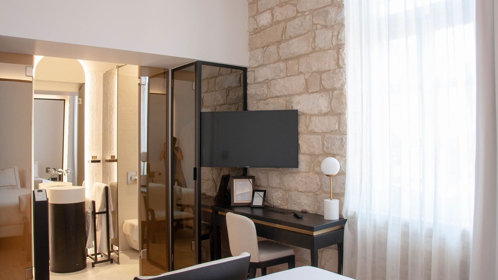 rooms-standard-room-balcony