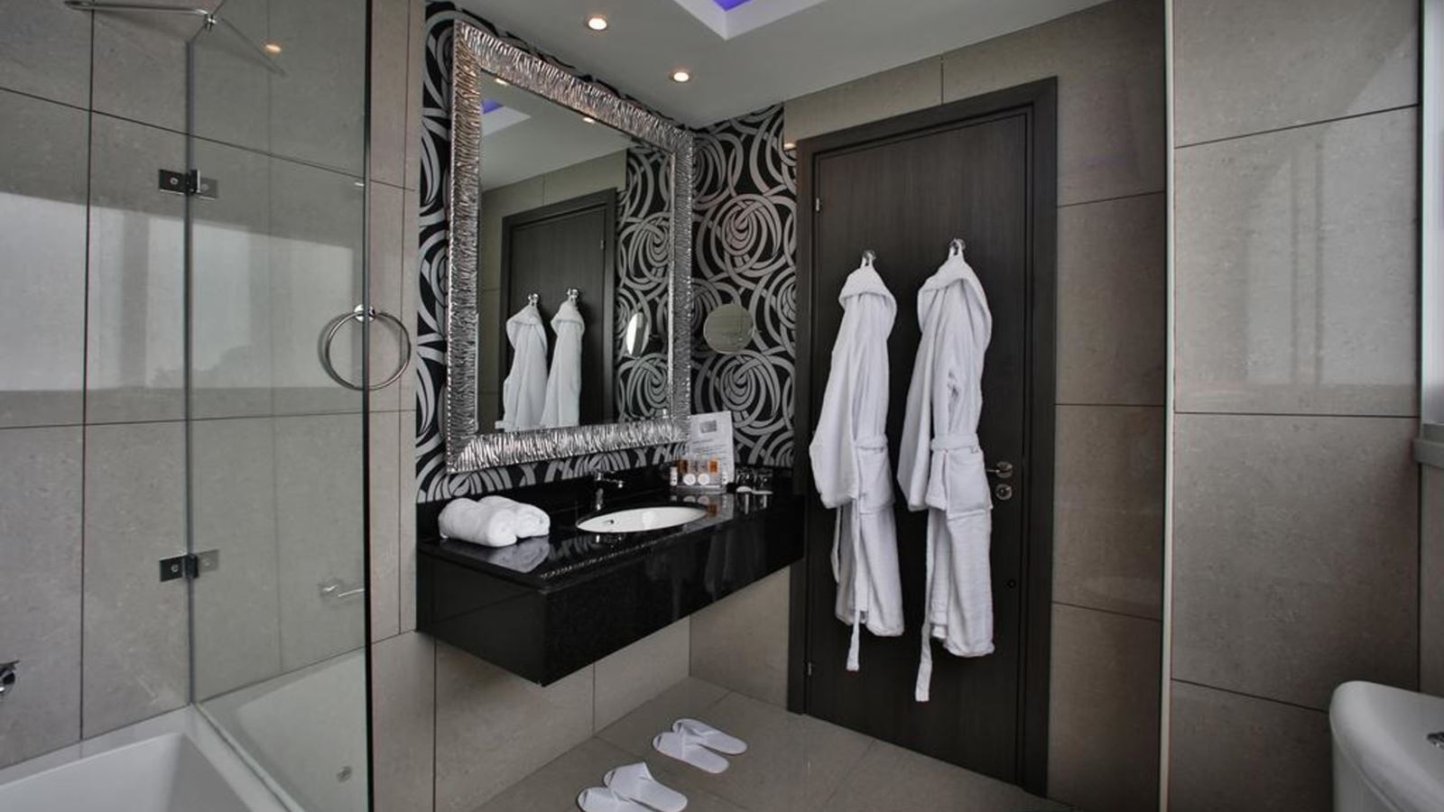 rooms-family-room-standard