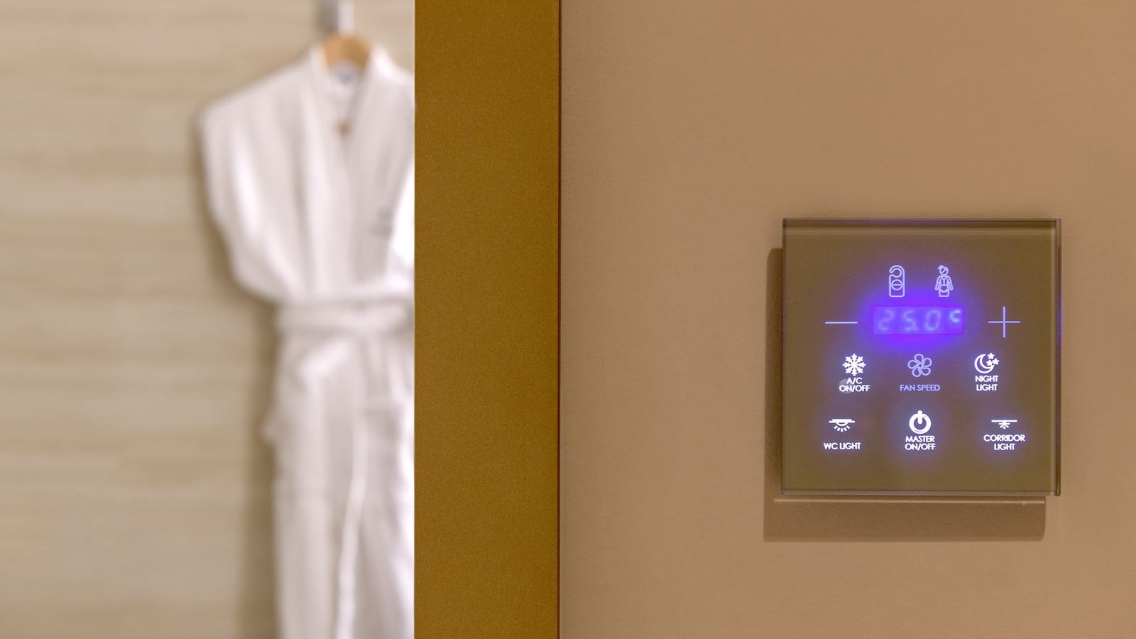 rooms-deluxe-roomseaviewbalcony