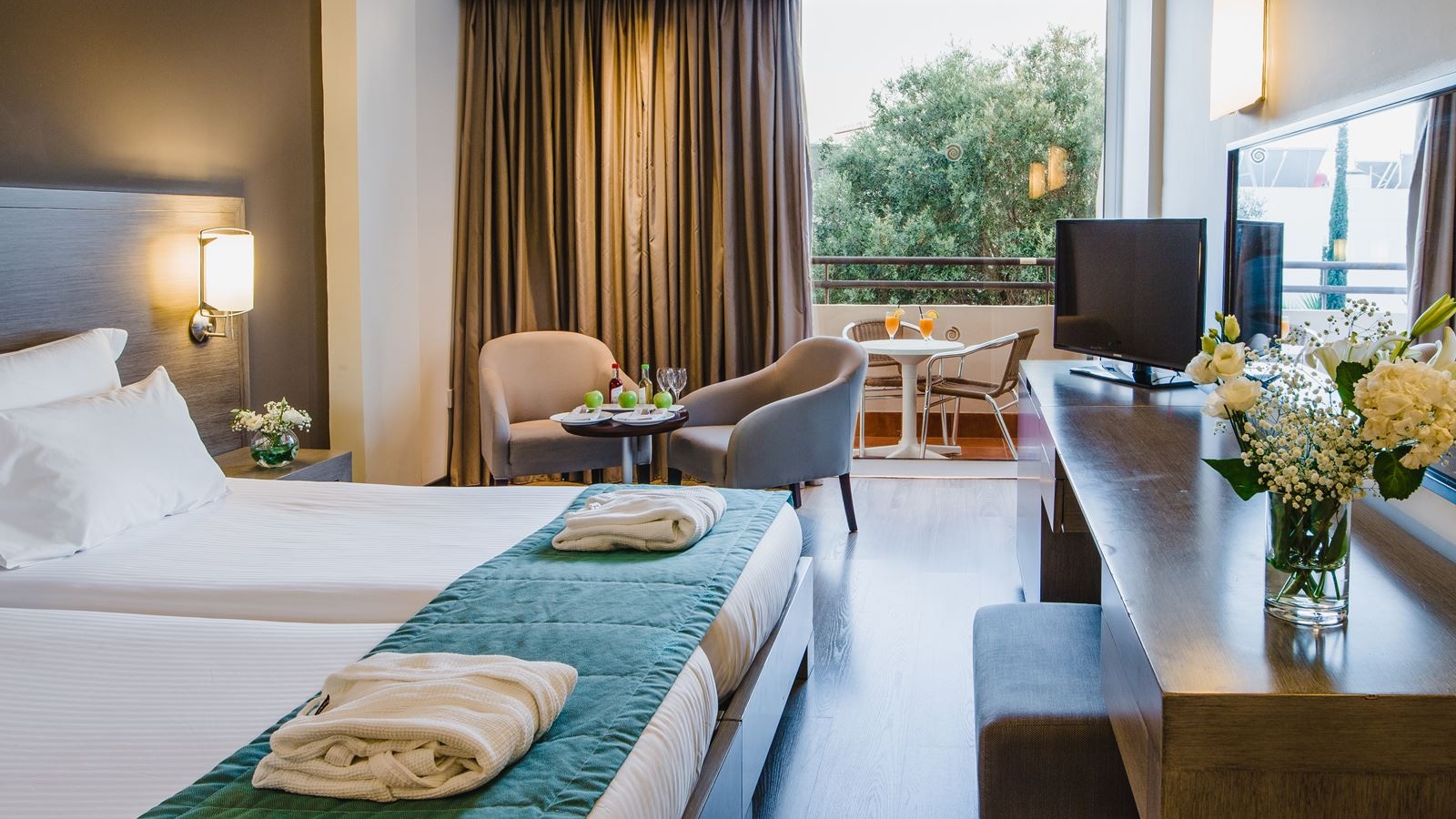 rooms-deluxe-room-inland-view