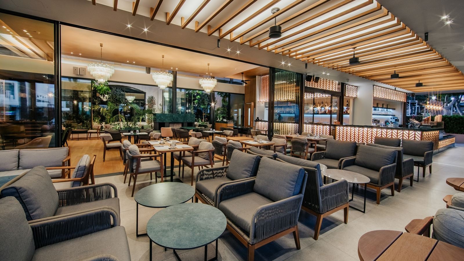 restaurants-cafe-central