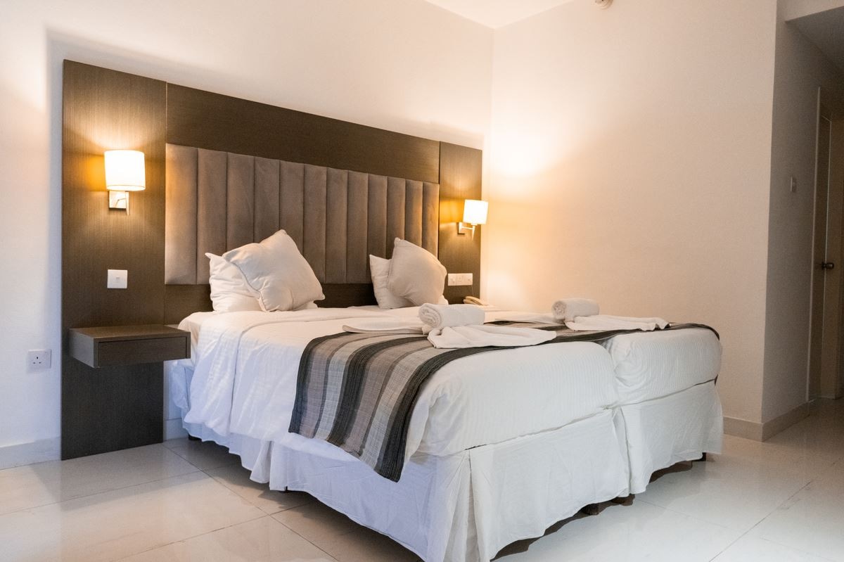 rooms-standard-room-inland-view-balcony