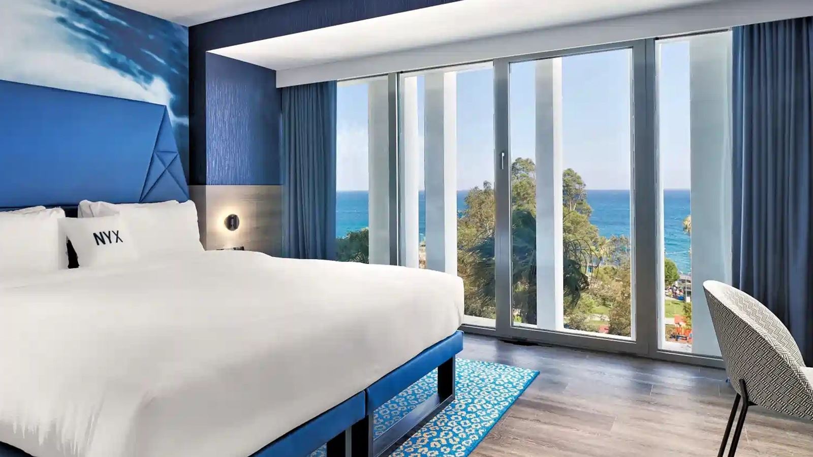 rooms-double-design-room-sea-ront