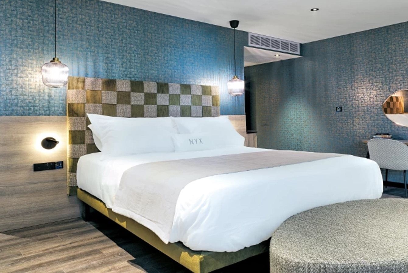 rooms-heavenly-suite-sea-front