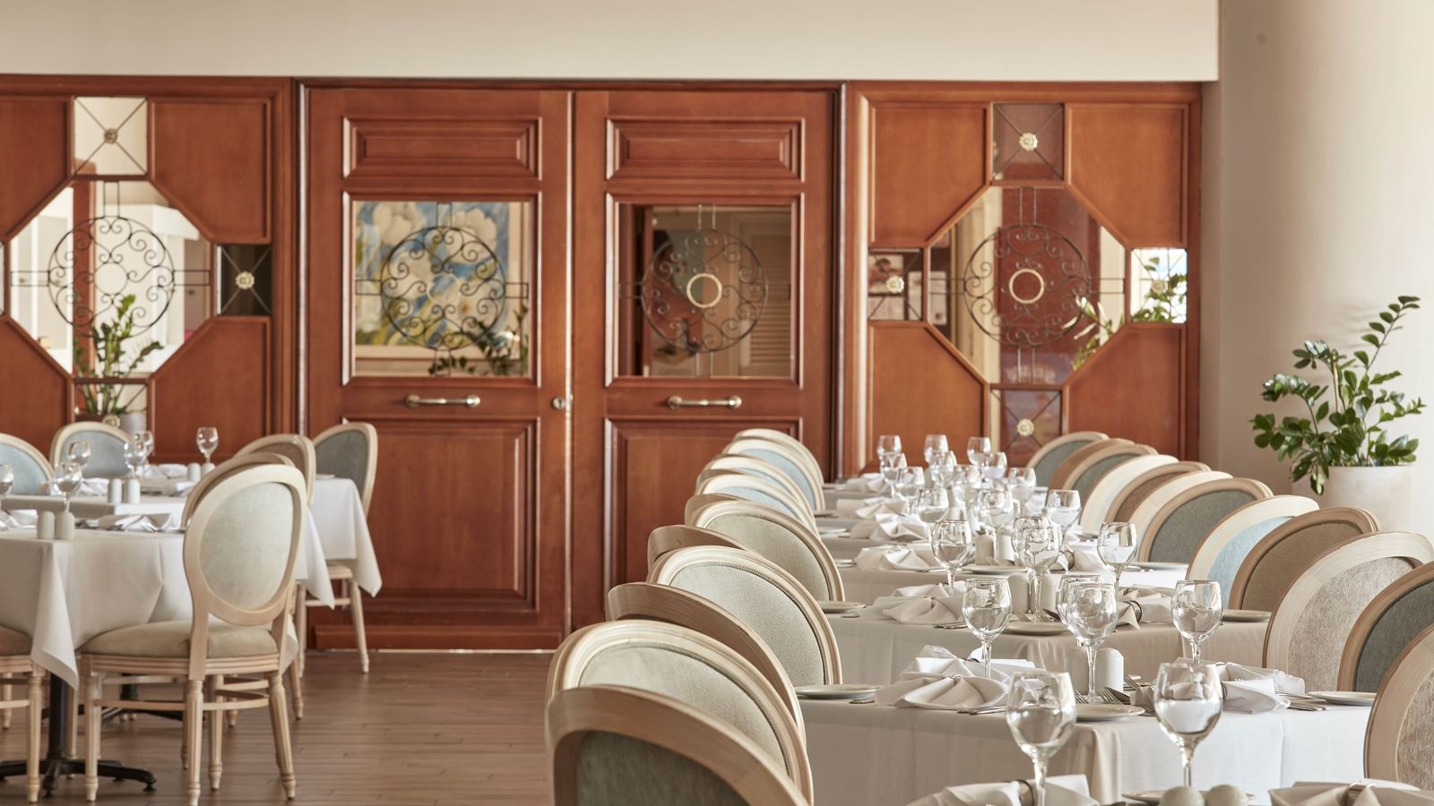 restaurants-restaurants