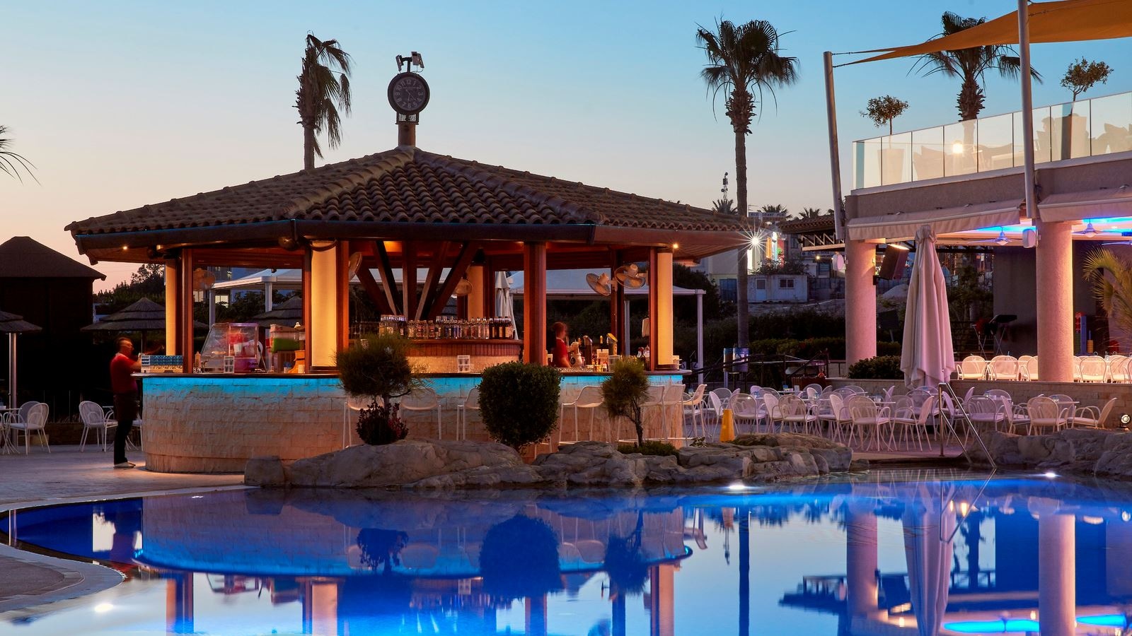 bars-poolside-snack-bar