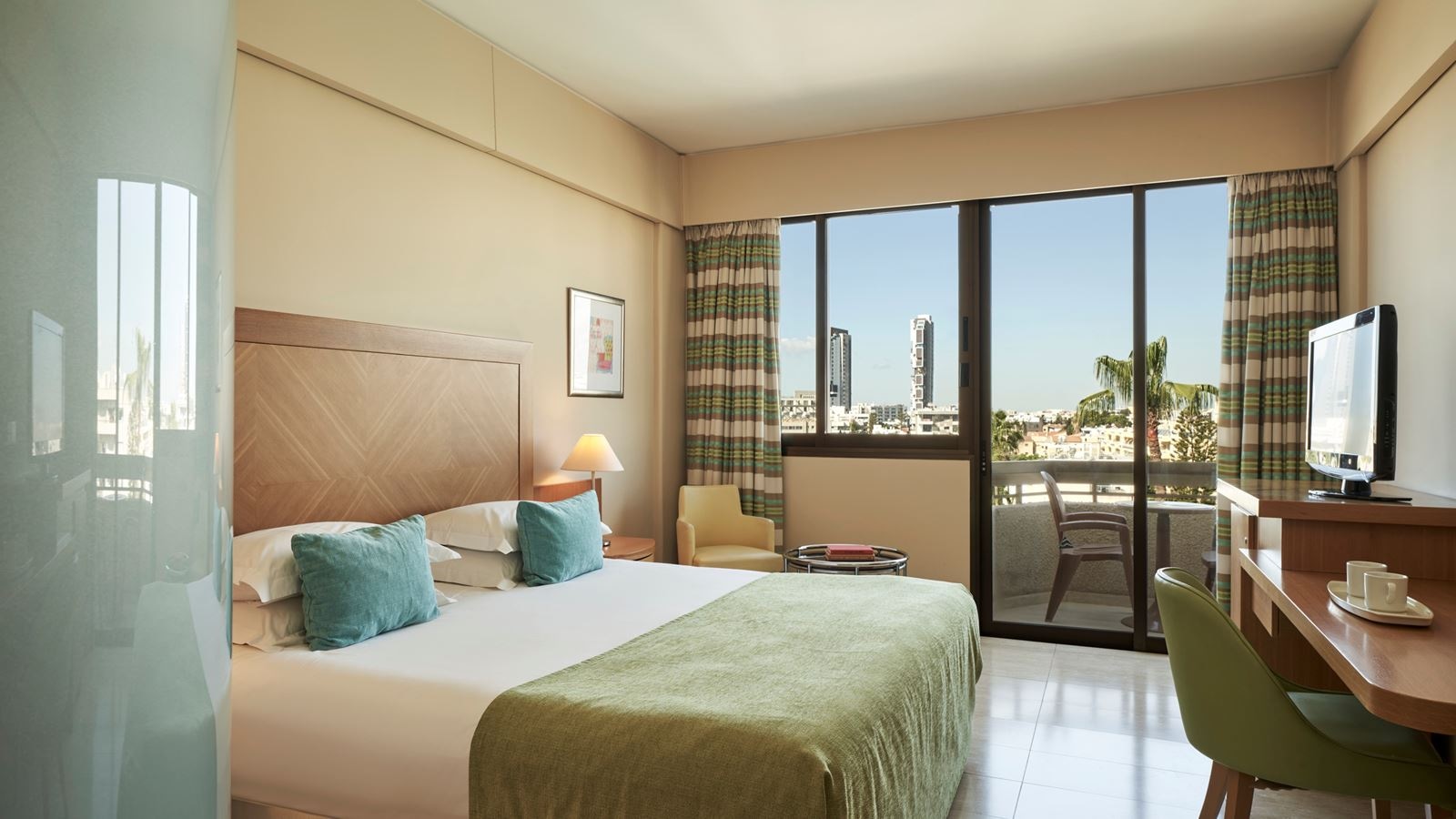 rooms-standard-room-balcony