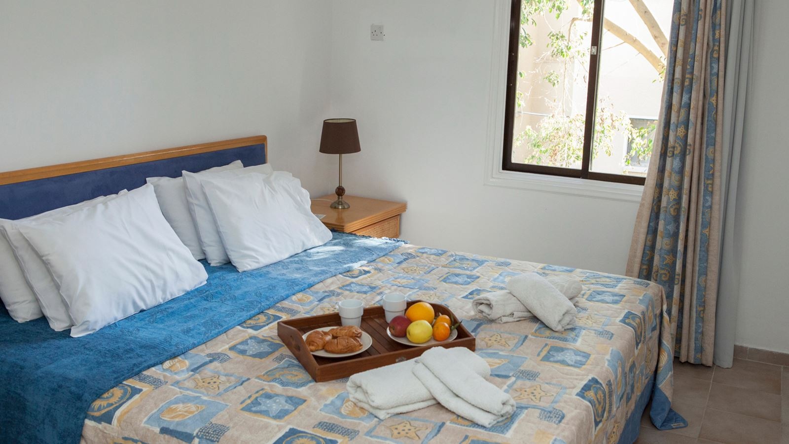 rooms-studio-balcony