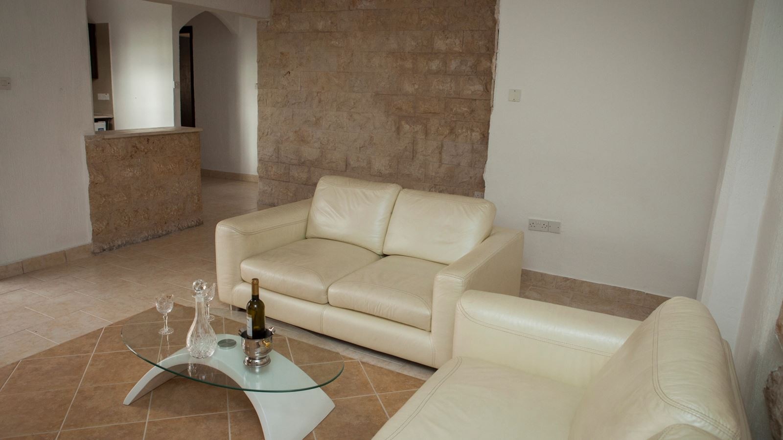 rooms-apartment-balcony