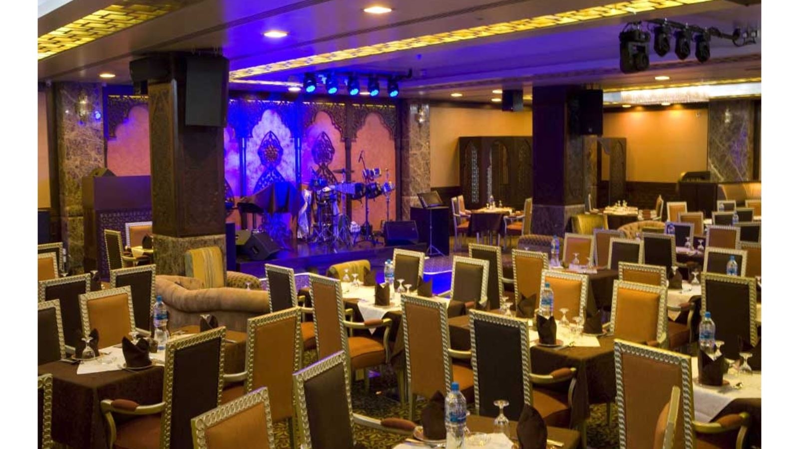 restaurants-restaurants