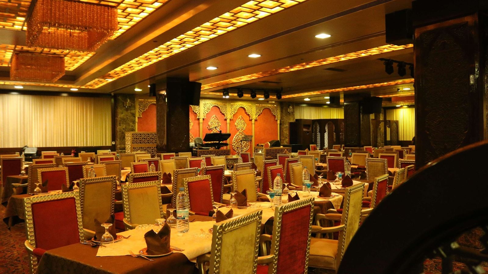 restaurants-restaurants