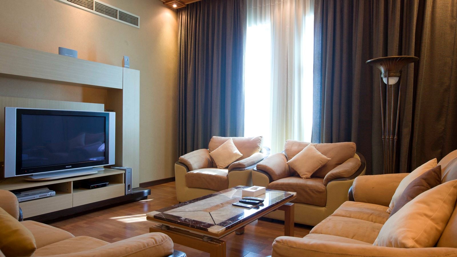 rooms-one-bedroom-suite