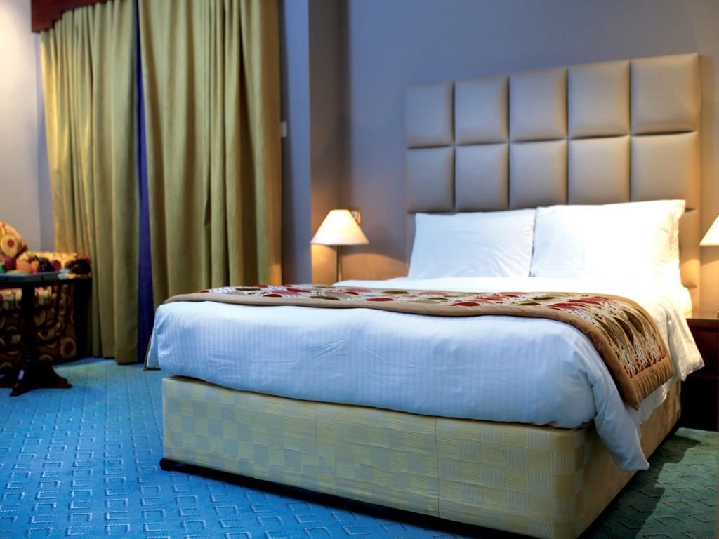 rooms-standard-deluxe-room