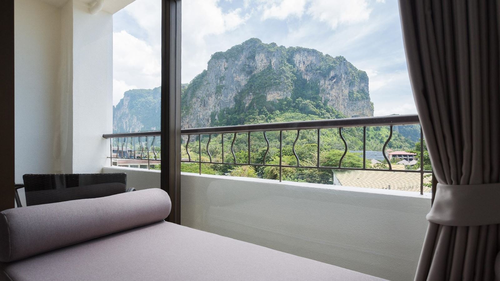 rooms-superior-mountain-view-room