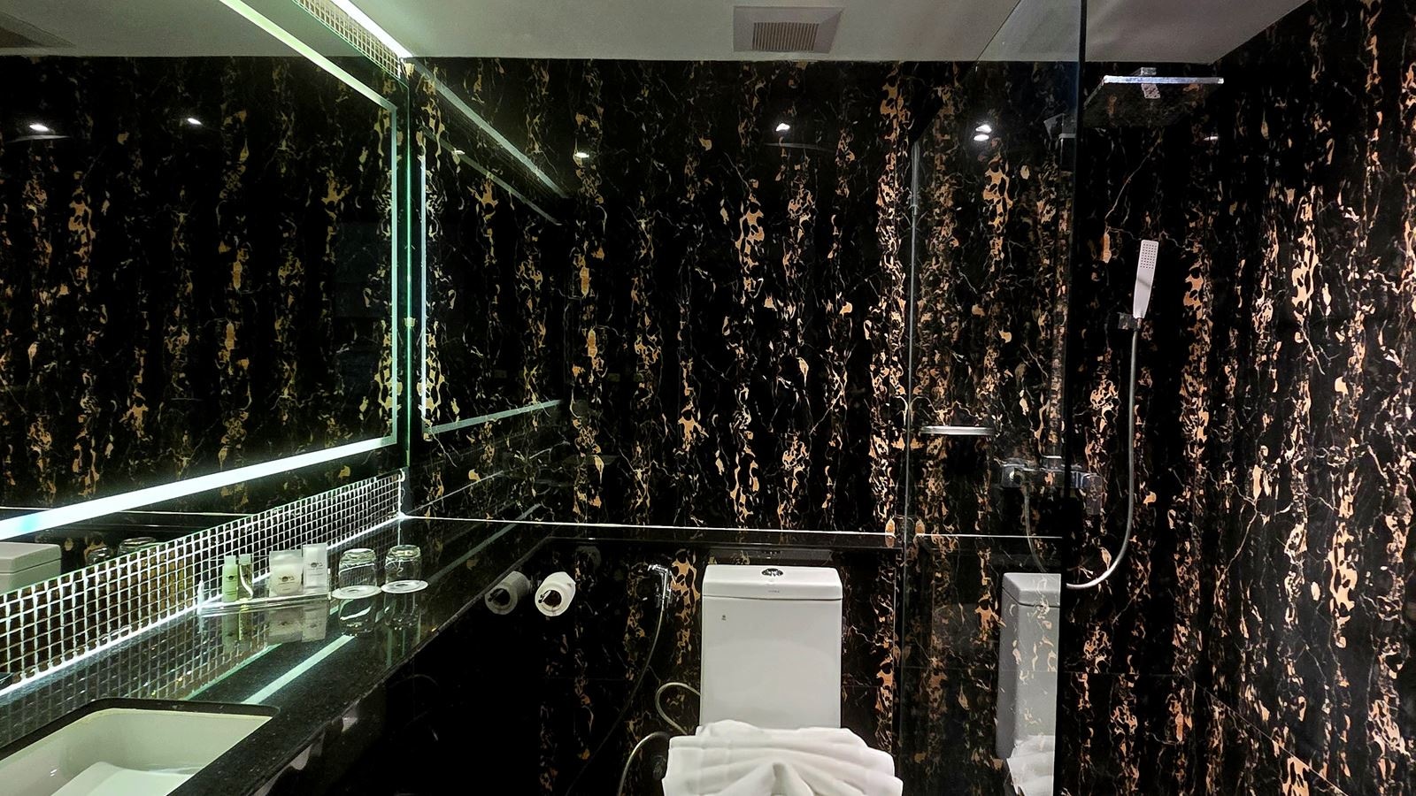 rooms-superior-queen