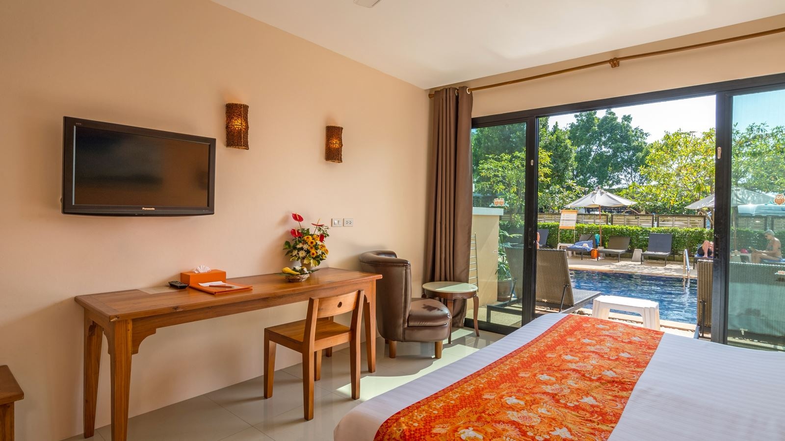 rooms-deluxe-pool-access