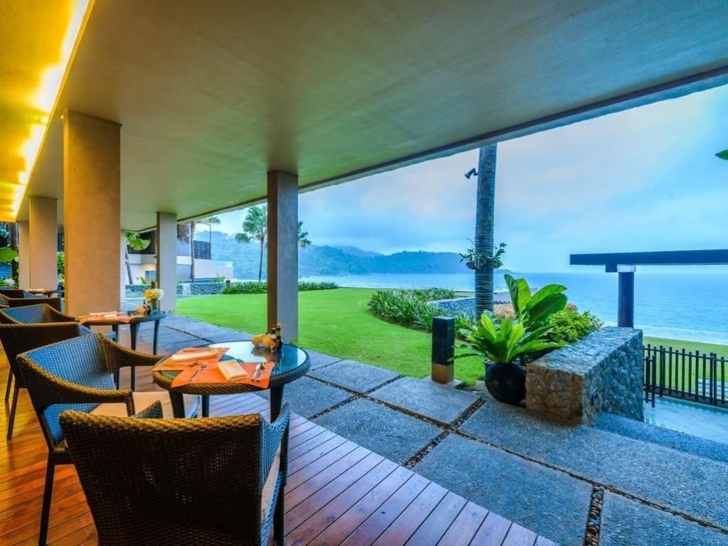 restaurants-the-living-room