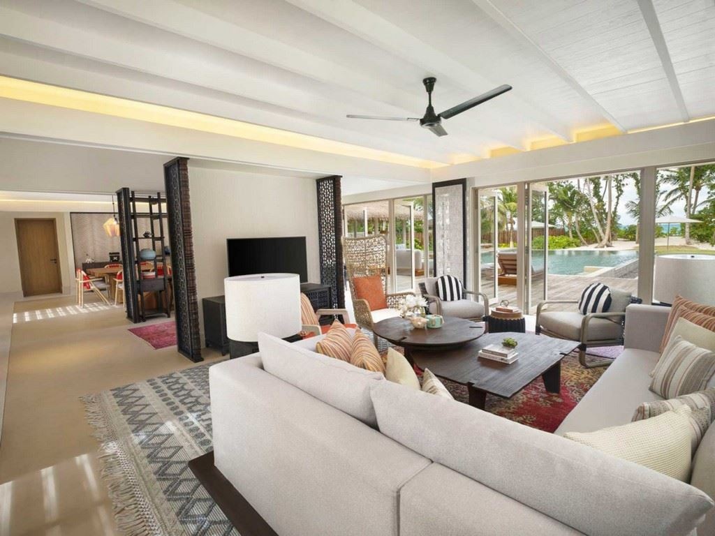 rooms-three-bedroom-royal-beachfront-residence