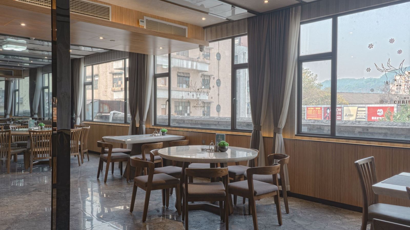 restaurants-restaurants