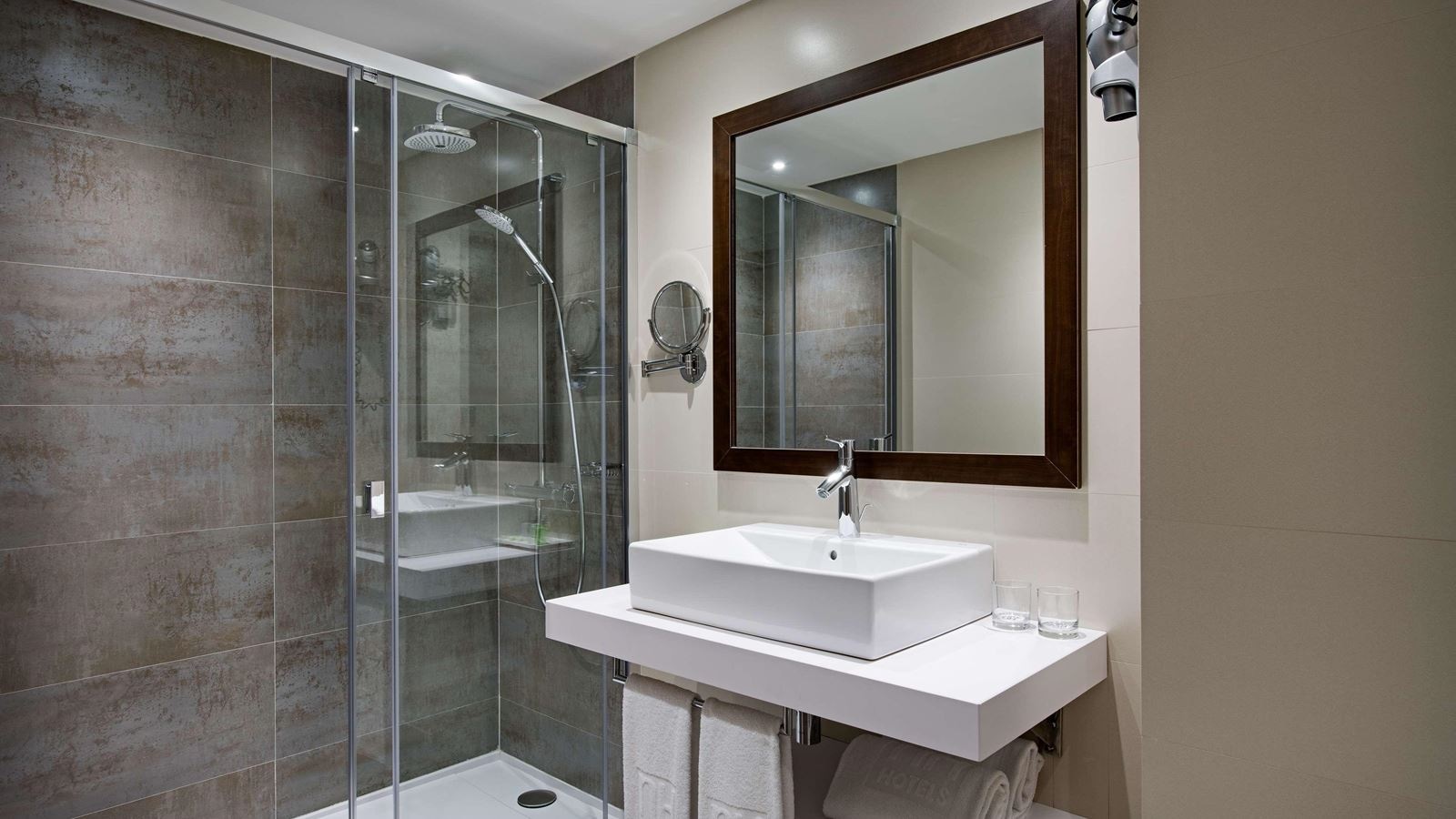 rooms-double-single-use-superior-with-terrace