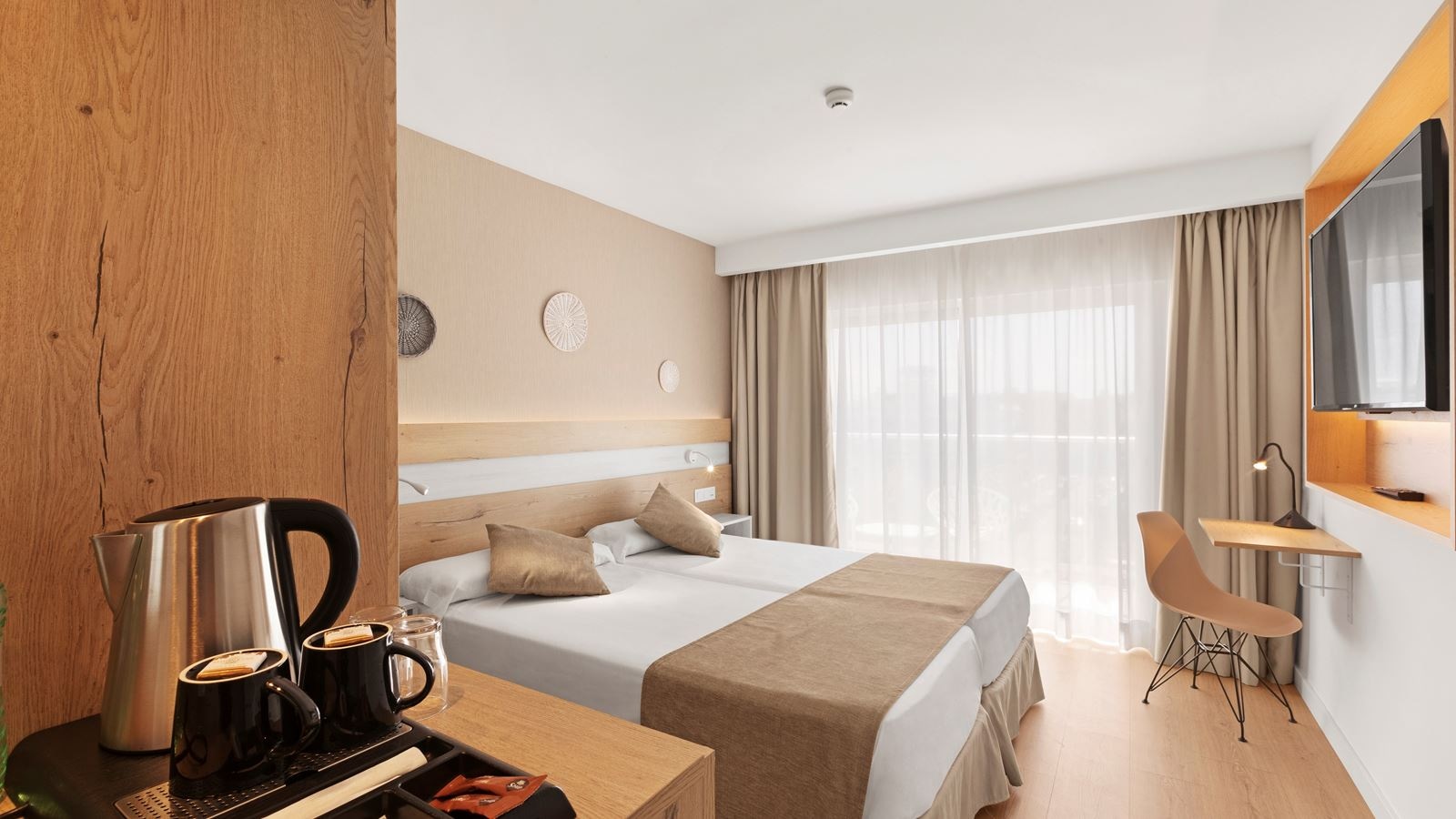 rooms-doble-standard-room-balcony-or-terrace