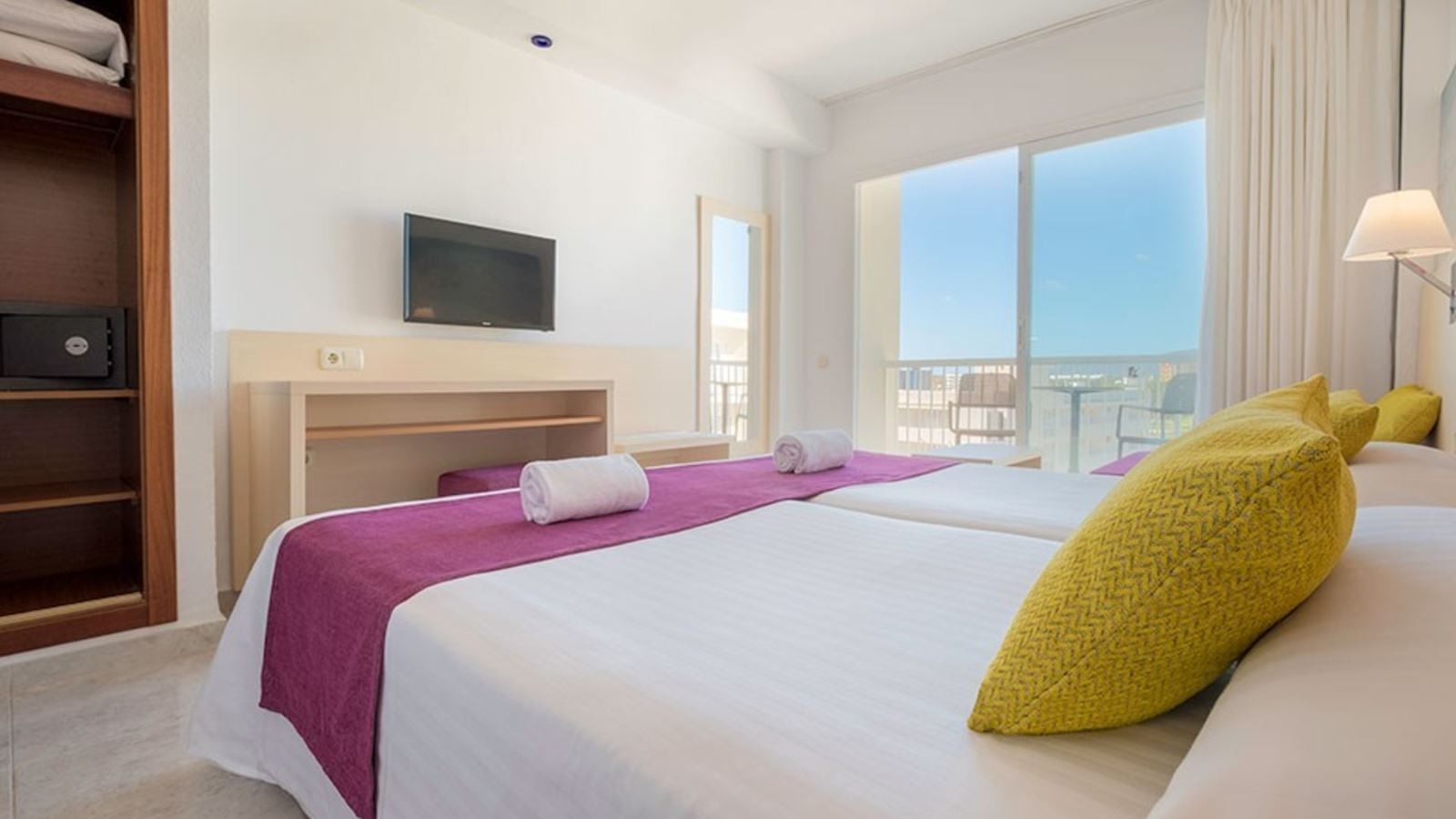 rooms-double-or-twin-premium