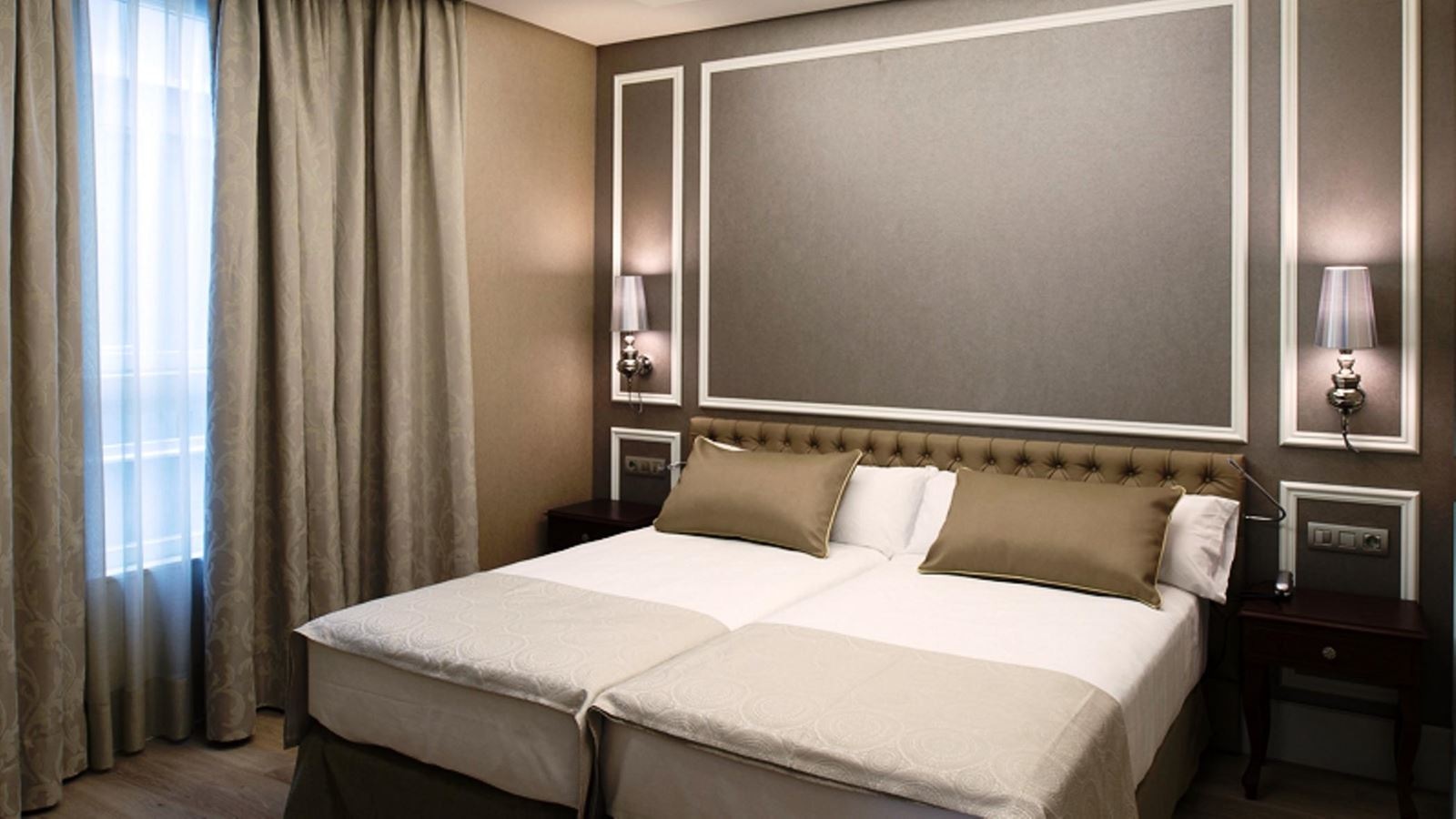 rooms-double-two-beds