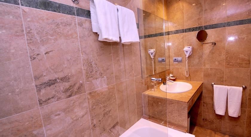 rooms-quadruple-standard