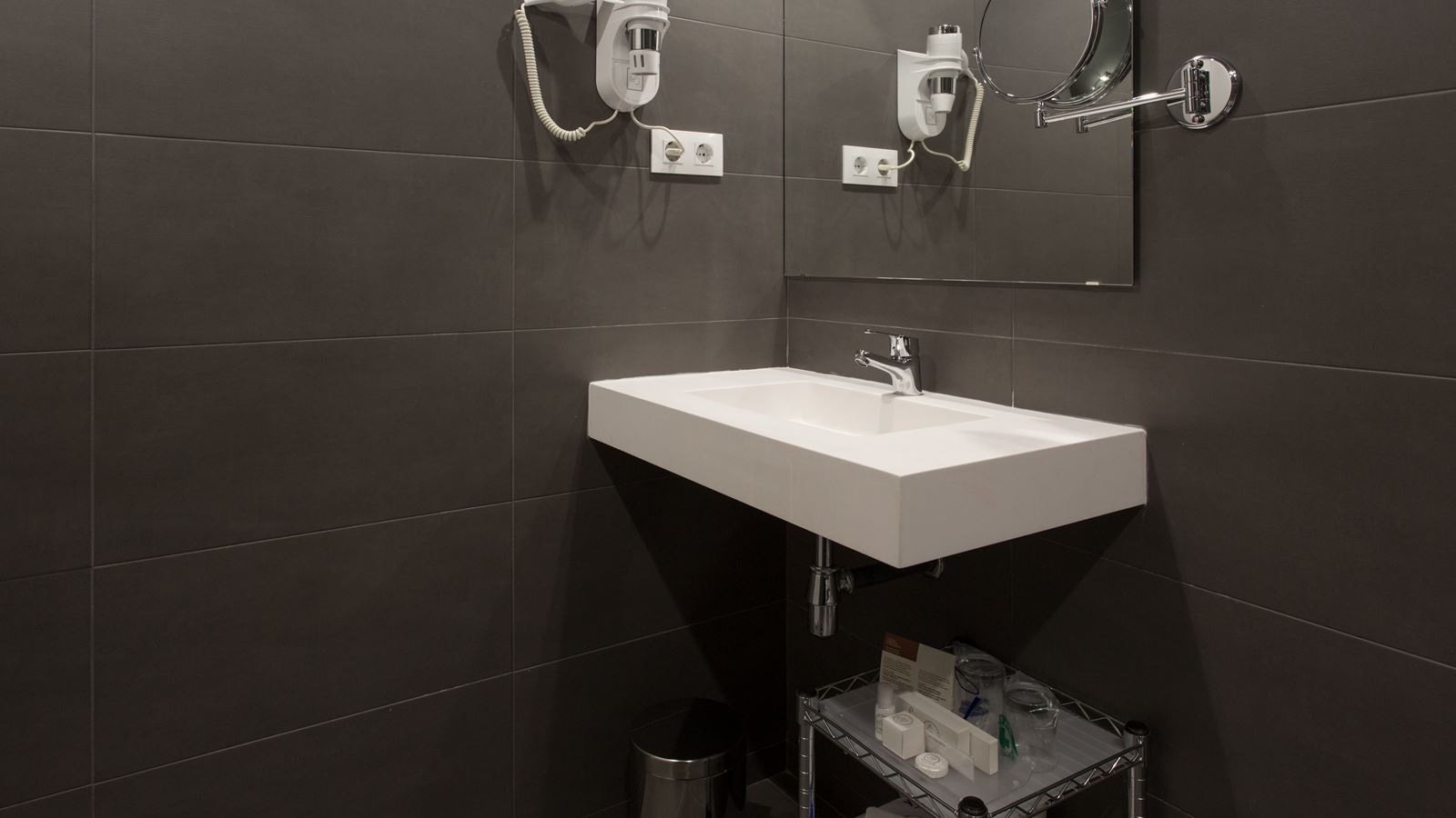 rooms-double-or-twin-standard