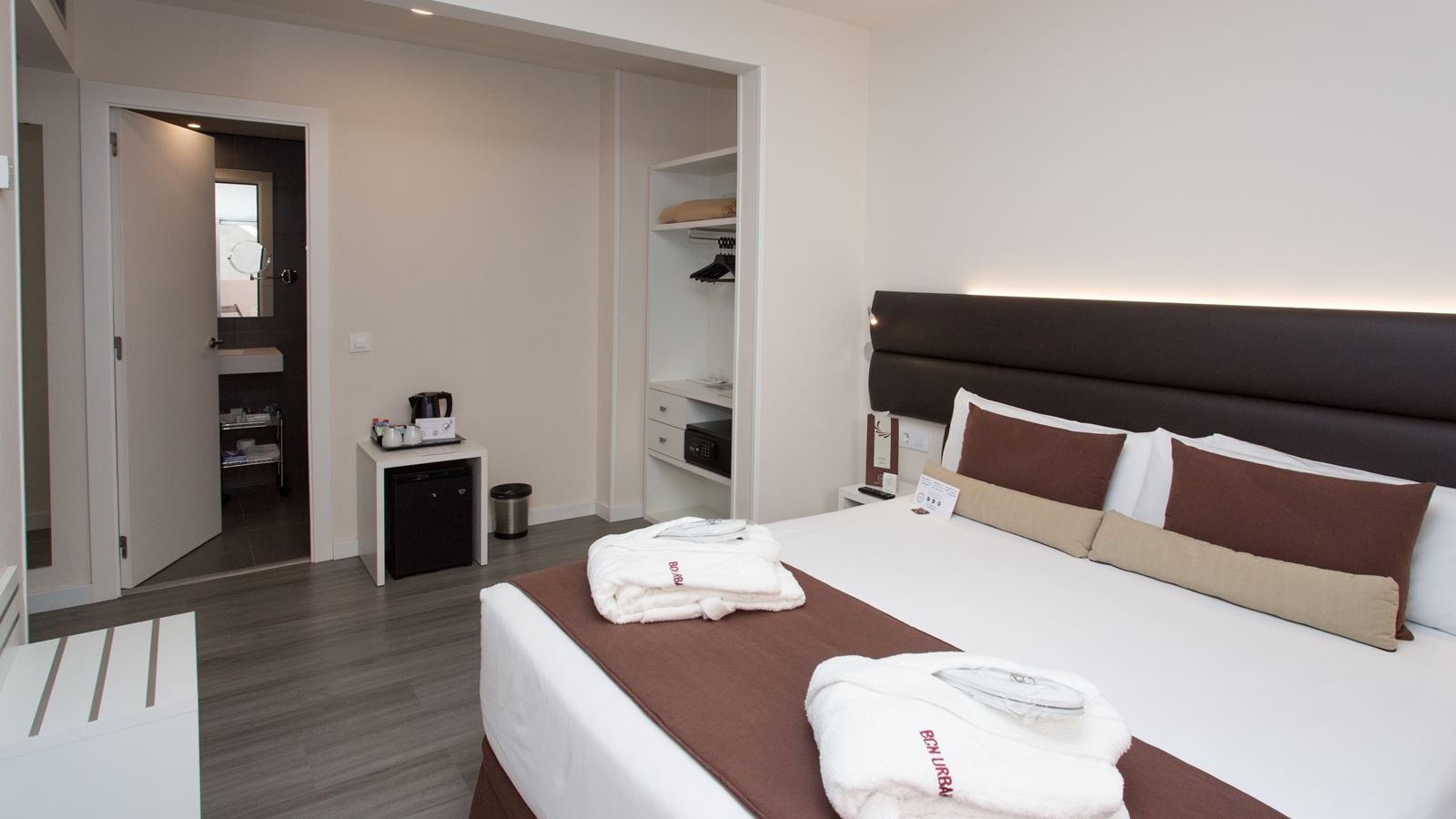 rooms-double-or-twin-standard