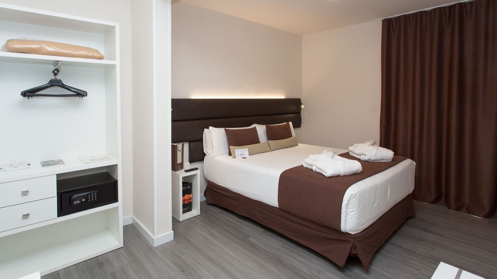 rooms-double-or-twin-standard