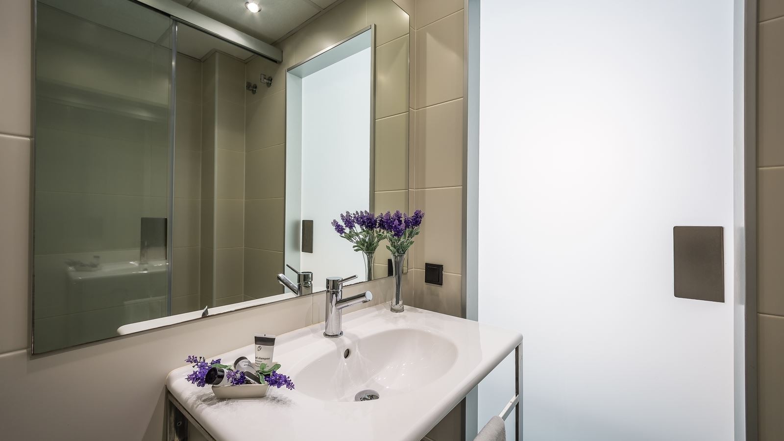 rooms-room-capacity-2