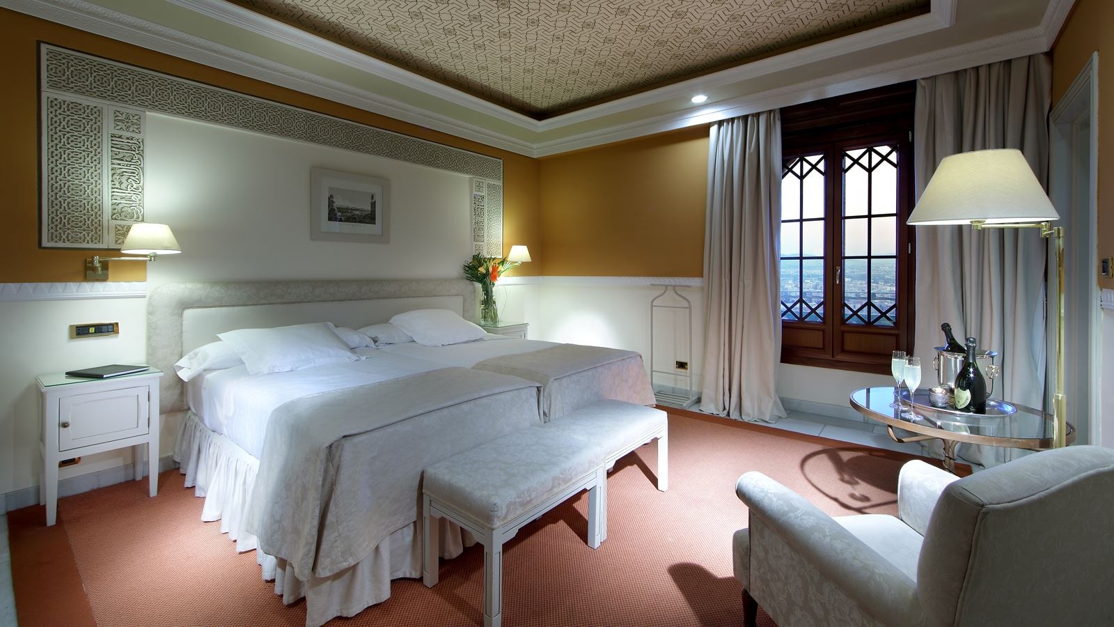 rooms-triple-classic-city-view