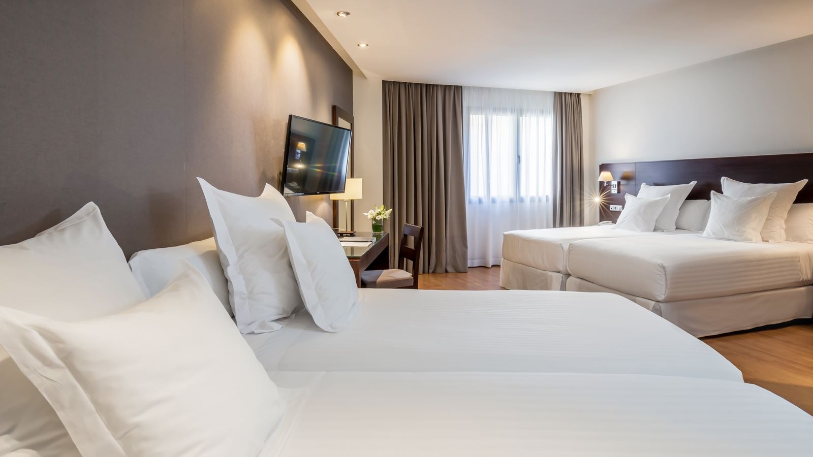 rooms-family-room-superior