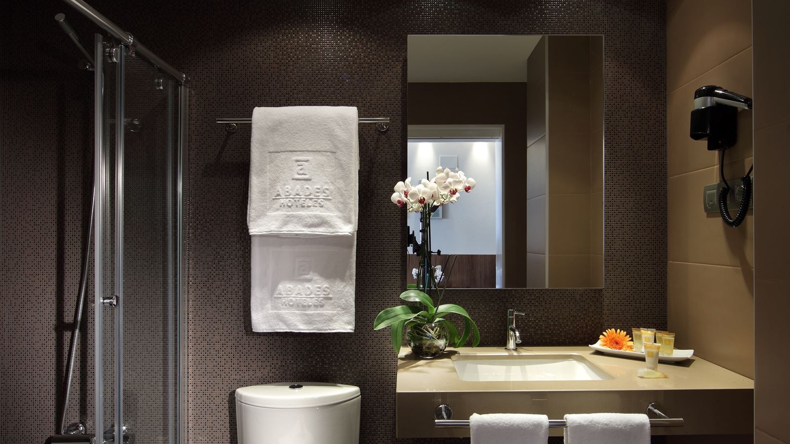 rooms-double-with-double-bed