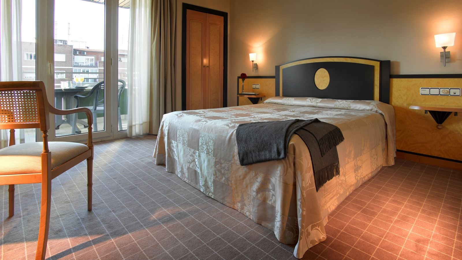 rooms-double-two-double-beds