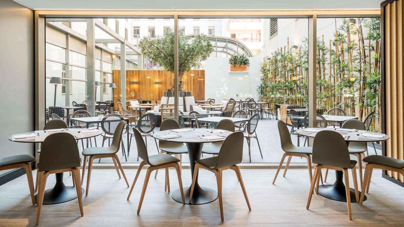 restaurants-restaurants