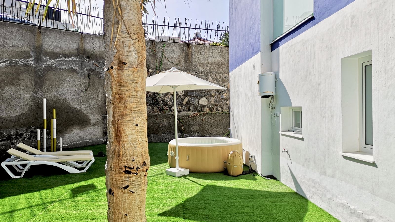 rooms-apartment-with-terrace