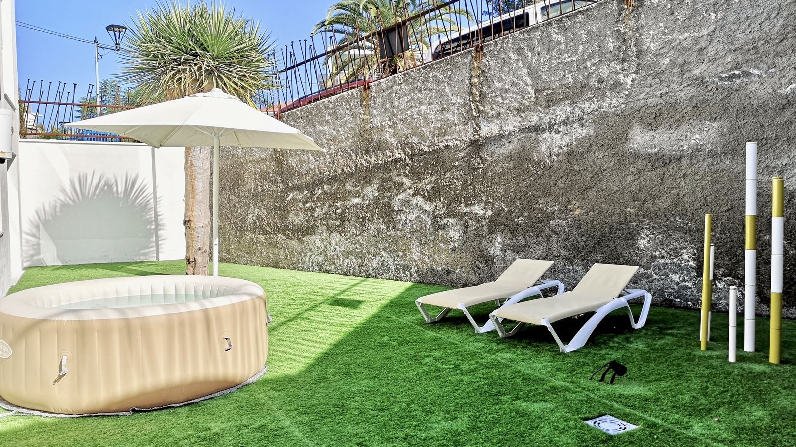 rooms-apartment-with-terrace