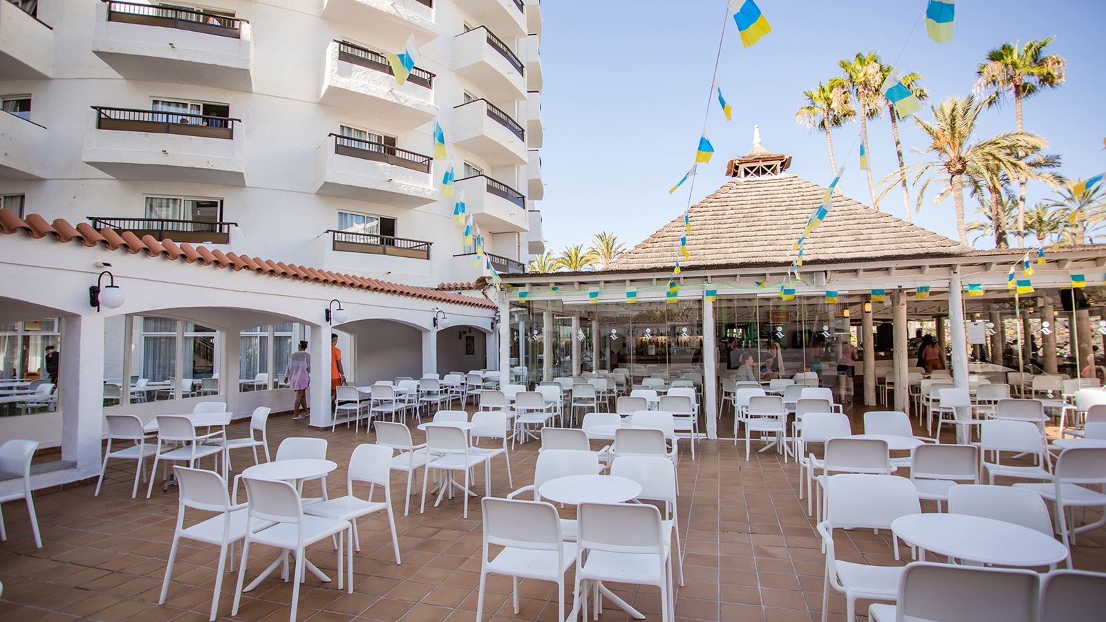 bars-poolside-snack-bar