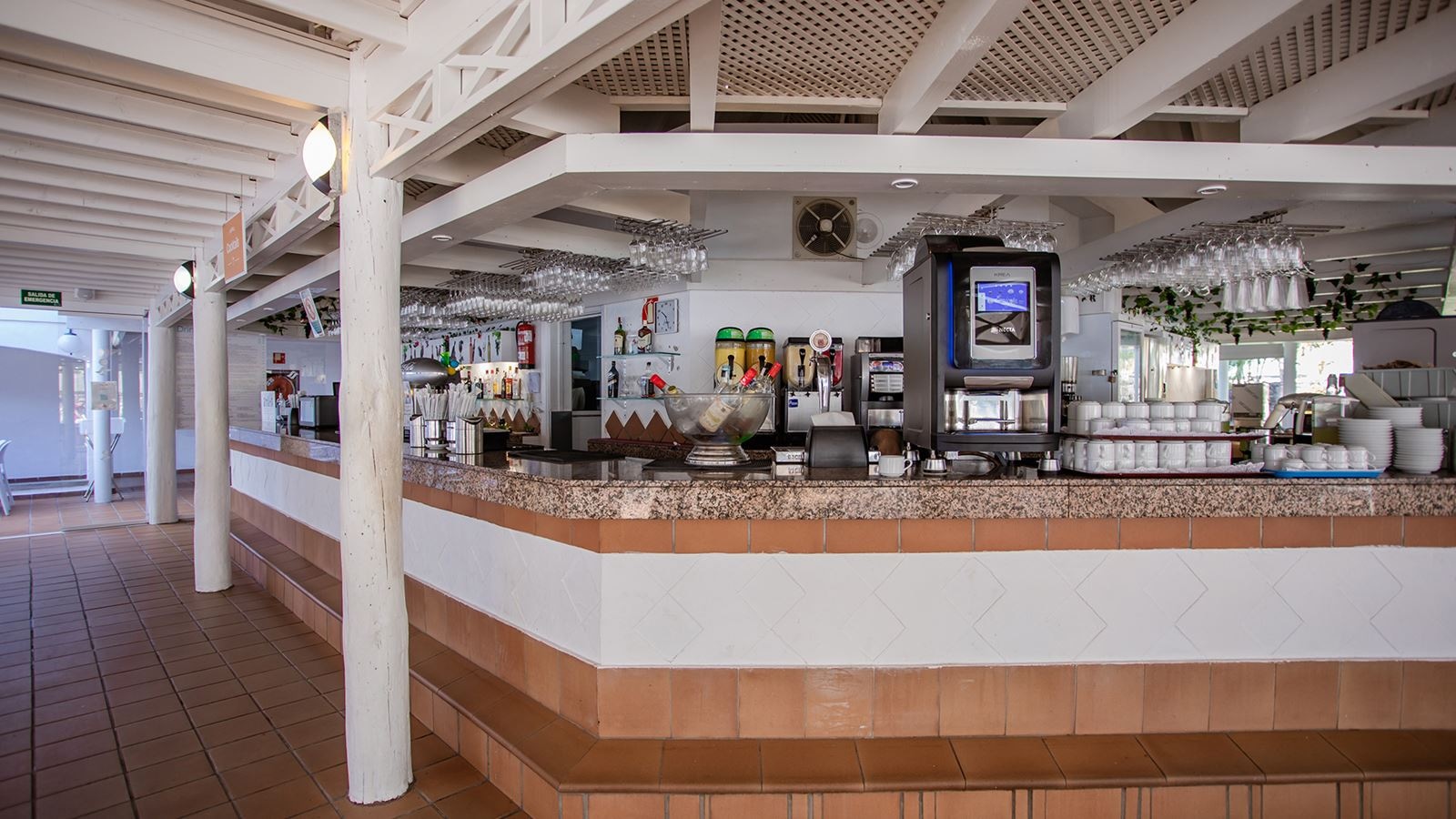 bars-poolside-snack-bar